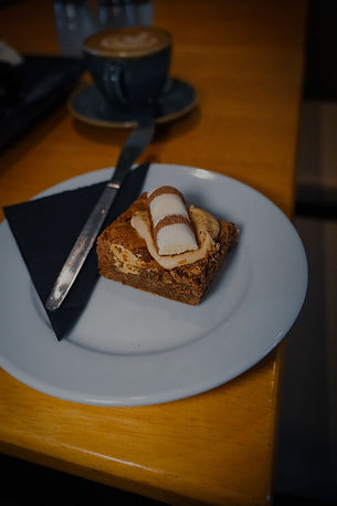 Kinder Bueno TrayBake Olive Tree