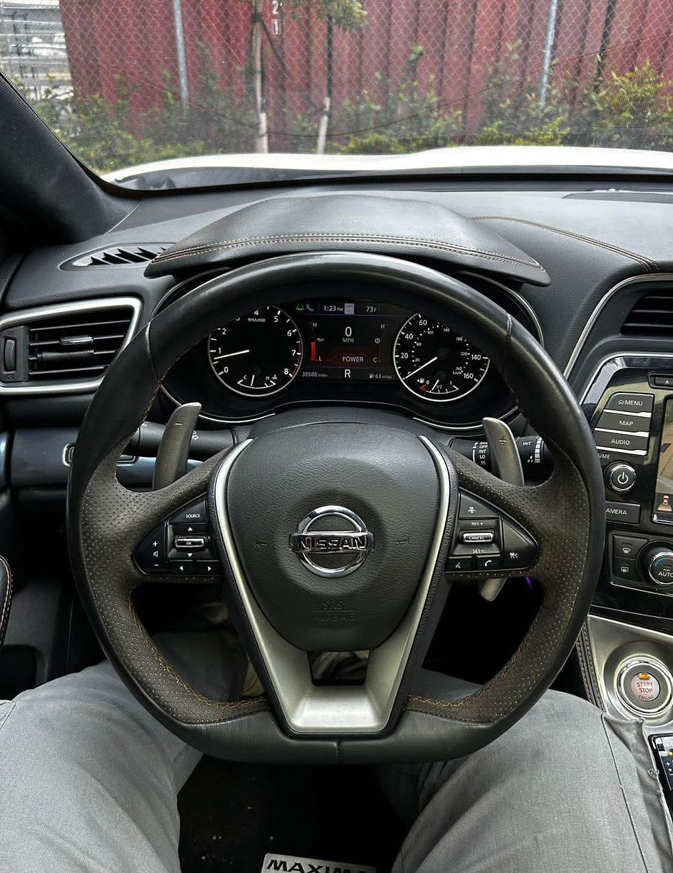 Thumbnail: 2021 Nissan Maxima · SR
