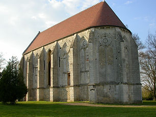 Chapelle du Prieuré de Bray vue du Sud_Avril 2003.jpg