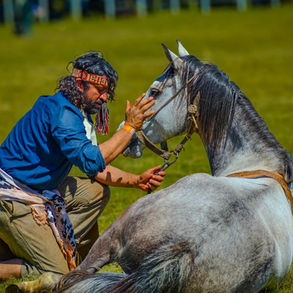 Olimpíadas Campeiras da Fenachim terão presença do Bruxo dos Potros e valorizam tradição gaúcha