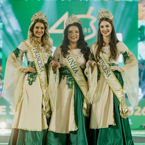 Maiéle dos Santos, Taliana da Silva e Fátima Neitzel formam o trio de soberanas da Fenachim 40 anos