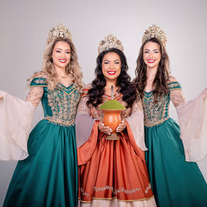 Trajes sociais da corte da Fenachim 40 anos traduzem tradição, elegância e identidade cultural