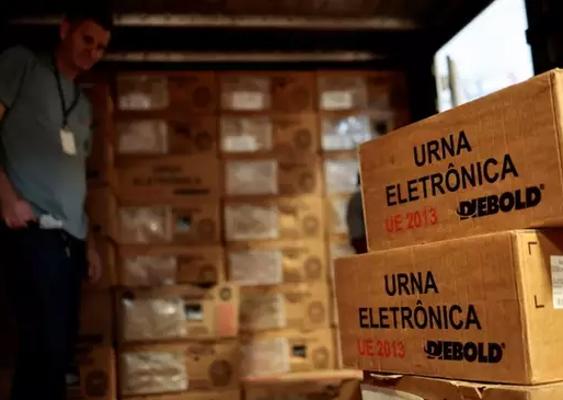 Eleições 2022: TREs se preparam contra possíveis ataques a urnas e treinam mesários