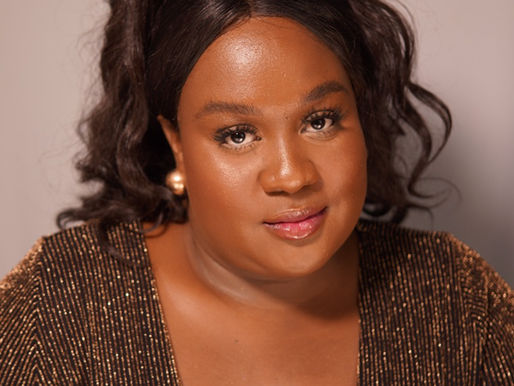 Influenciadora Roberta Freitas destaca“Parece que não, mas maquiagem também é política”