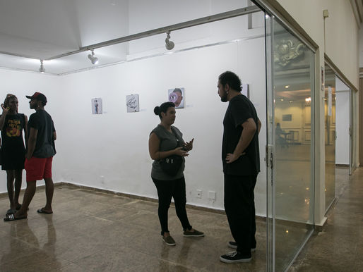 Macaé: Abertura da exposição Descolonizar contou com visita guiada