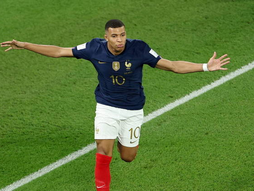 Mbappé faz dois e garante a França nas oitavas de final da Copa do Catar