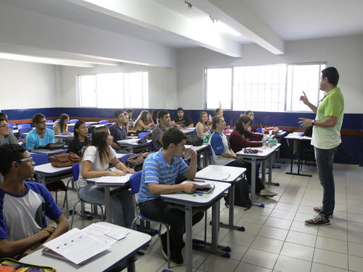 Pré-Vestibular Social realiza neste sábado aulão de Redação para o Enem