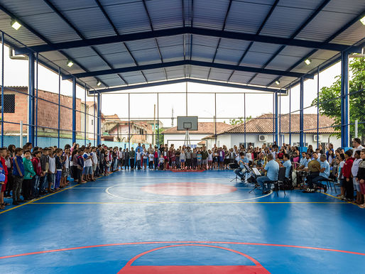 Colégio Paulo Freire em Macaé recebe nova quadra