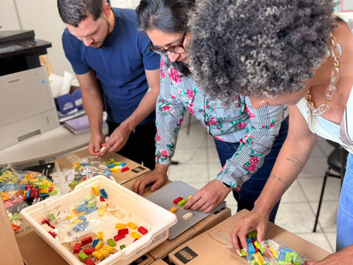 Kits Lego em Braille chegam às escolas municipais de Rio das Ostras