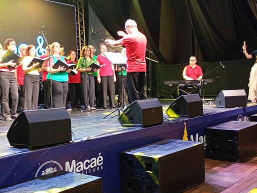 Orquestra Nova Aurora encanta na Vila do Papai Noel