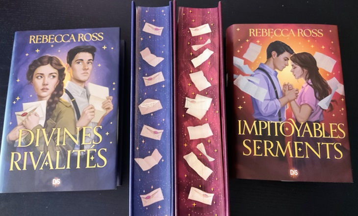 couvertures des deux tomes et tranche de la version reliée