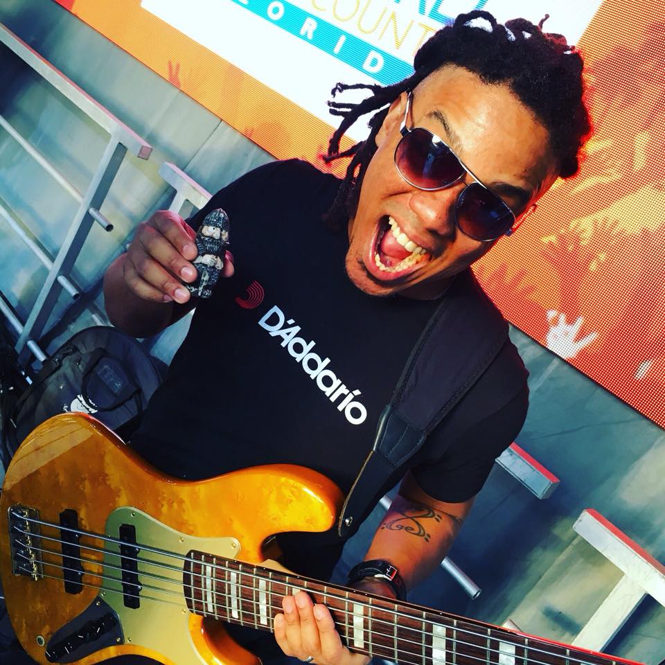 Diogo Brown, Daddario strings