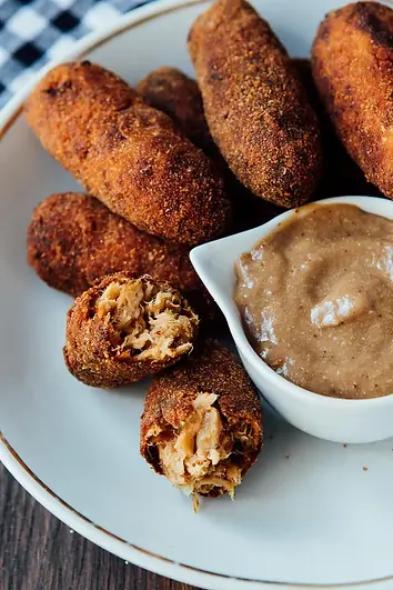 Croquetes-de-Carne-de-Porco-Desfiada-11.webp