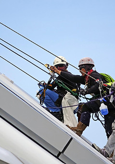 rappelling-g80afc546a_1920.jpg