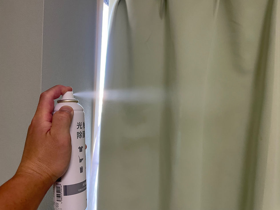 光触媒の消臭作業