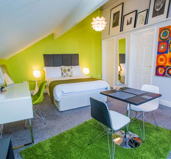 Idris Room towards Bed.jpeg