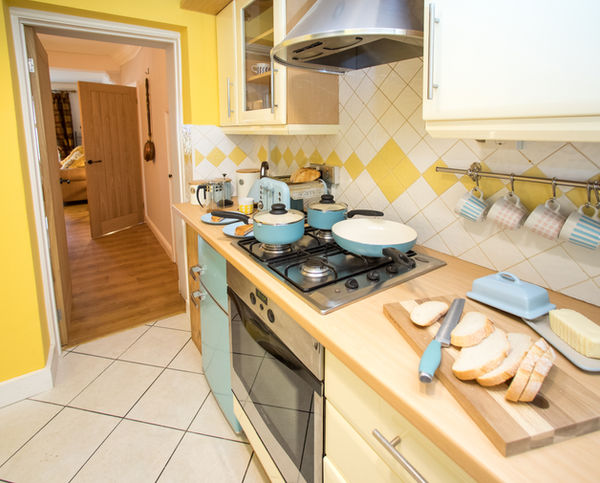 Photo 4 - Kitchen
