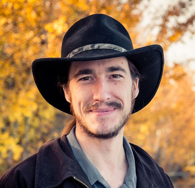 Tyler Bobo Headshot.jpg