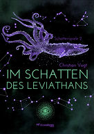 Auf dunklem Grund, der links oben und rechts unten von leicht grünem Nebel verziert ist, sieht man, umgeben von lilanen Sternenbildern, oben zunächst einen Wal, der zum Teil auch wirkt, als würde sein Körper mit Sternen verziert sein, und der statt einer Schwanzflosse in Tentakeln endet. Rechts über ihm sieht man klein den lilanen Textzug "Schattenspiele 2".

Unterm Wal folgt ebenfalls klein und lila, "Christian Vogt", direkt über dem Titel in hellgrünen Großbuchstaben: "Im Schatten des Leviathans".

Nach noch mehr Sternbildern sieht man unten mittig ein grünes Auge, das von einem Strahlenkranz umgeben ist, direkt über dem lilafarbenen Verlagslogo von ohneohren.