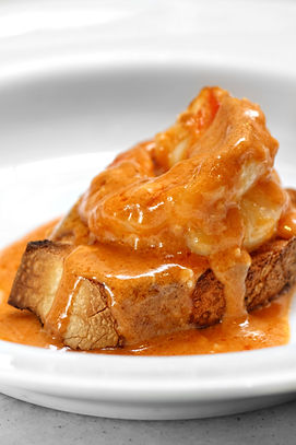 Tartines de rouille, poissons grillés et légumes rôtis