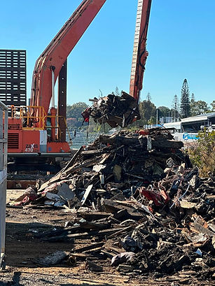 demolition of an old cruise ship