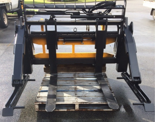 HSQHFP3 Q-Fit Fork Positoner Carriage with Pipe Hold Down Assembly and 1220mm forks