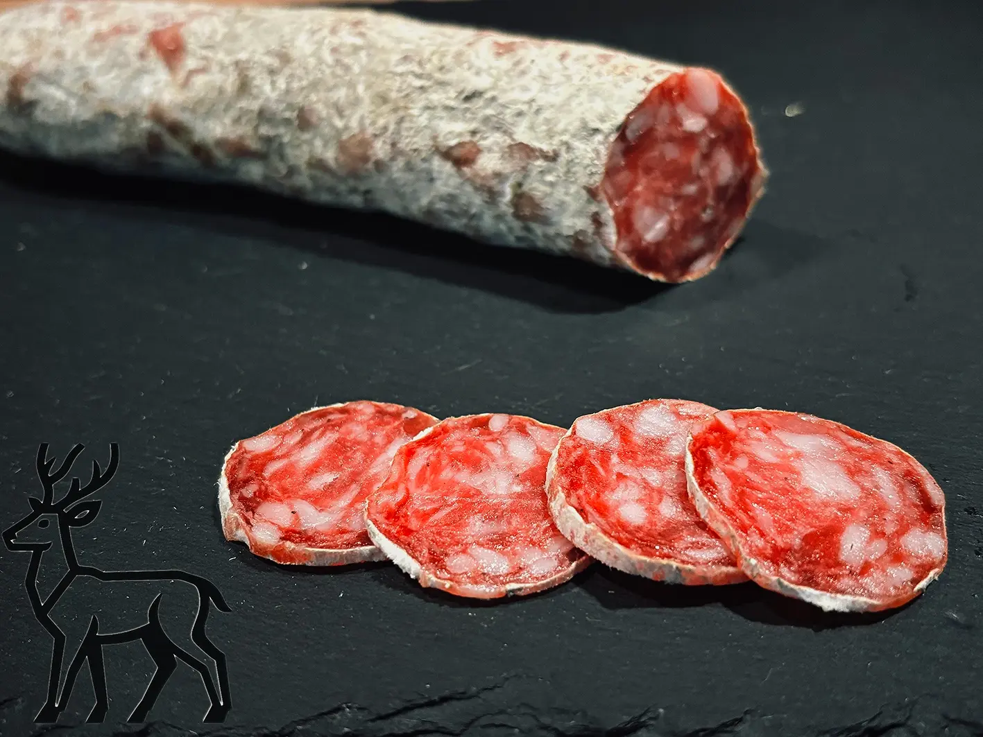 Saucisson sec artisanal de Chevreuil . Origine Auvergne