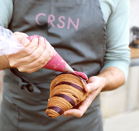 Panadero Con Croissant