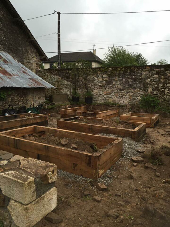 ENTREPRISE D'ESPACES VERTS BENJAMIN BACH A CHAMEYRAT EN CORREZE