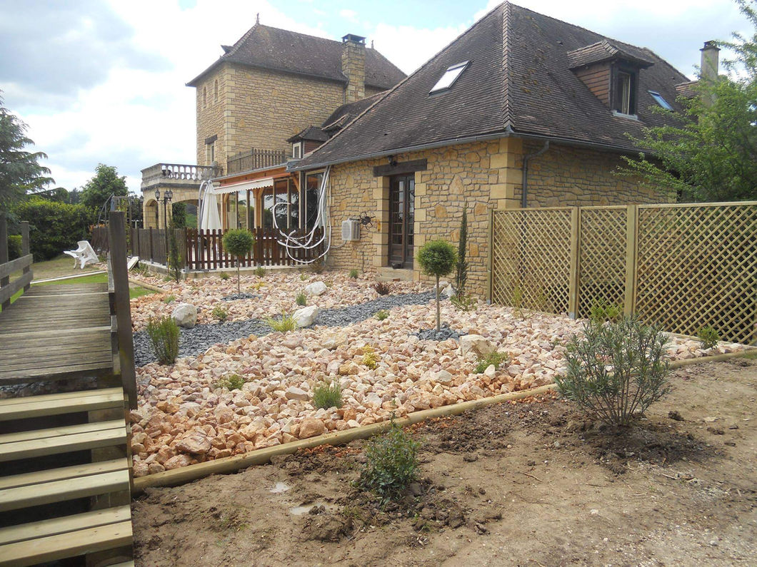 ENTREPRISE D'ESPACES VERTS BENJAMIN BACH A CHAMEYRAT EN CORREZE