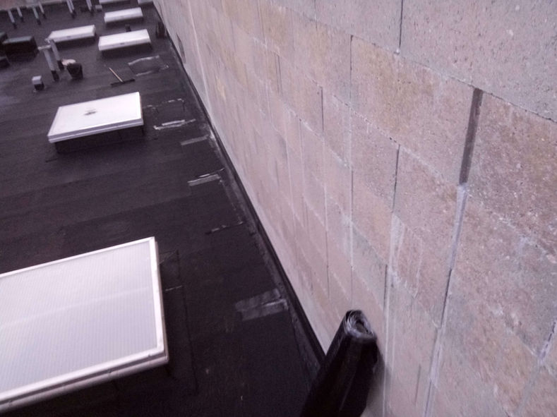 Travaux d'étanchéité sur un toit-terrasse