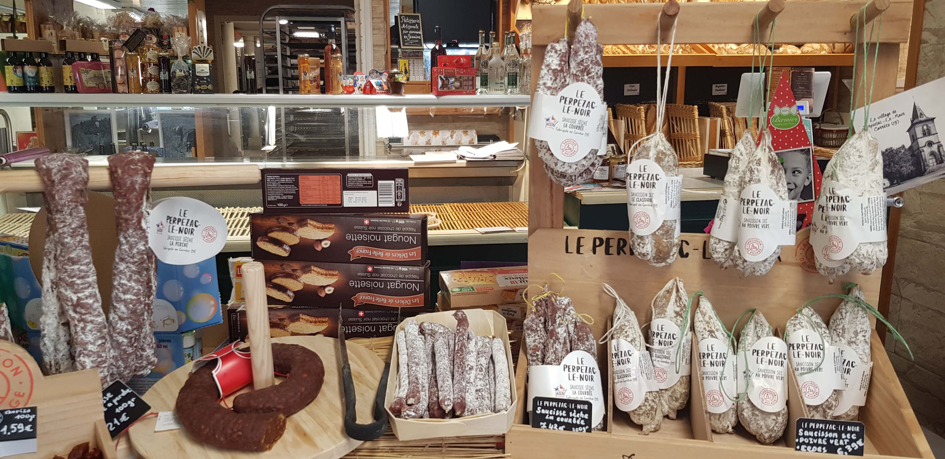 LE RELAIS GOURMAND ST GERMAIN LES VERGNES VENTE DE CHARCUTERIE LOCALE.jpg