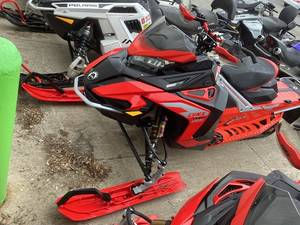 Pre-Owned 2022 Lynx Rave RE Snowmobile