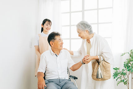 介護士と老夫婦