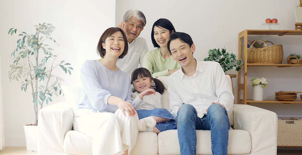 笑顔の3世代家族