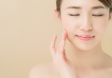肌を気にする女性