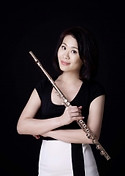 Chairman of Hong Kong Piccolo Association, Ivy Chuang has
performed and given masterclasses worldwide, including
guest appearances with the Royal Philharmonic Orchestra
(UK) and Orquesta Sinfónica del Principado de Asturias
(Spain), soloist with wind ensemble & orchestra in Boston
University & CUHK. She was the first-ever & sole Asian
artist (2018-20) Brannen Brothers Flutemakers, Inc.
Passionate about teaching, she is the music faculties of the
HKAPA and three other local universities.