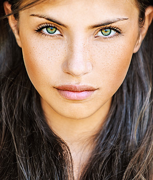 Vert Eyed Girl