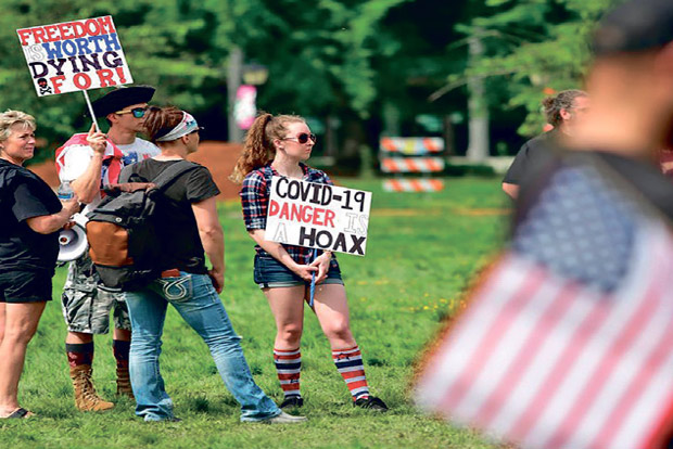 Demokraté USA: všichni Američané budou sledováni kvůli COVID-19