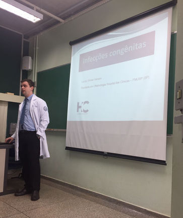 Dr. Lucca Ortolan Hansen ensinando no Curso de Extensão Universitária da UNICAMP.