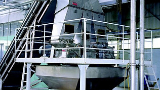 TABANLI değirmenlerine sahip elma işleme ünitesi