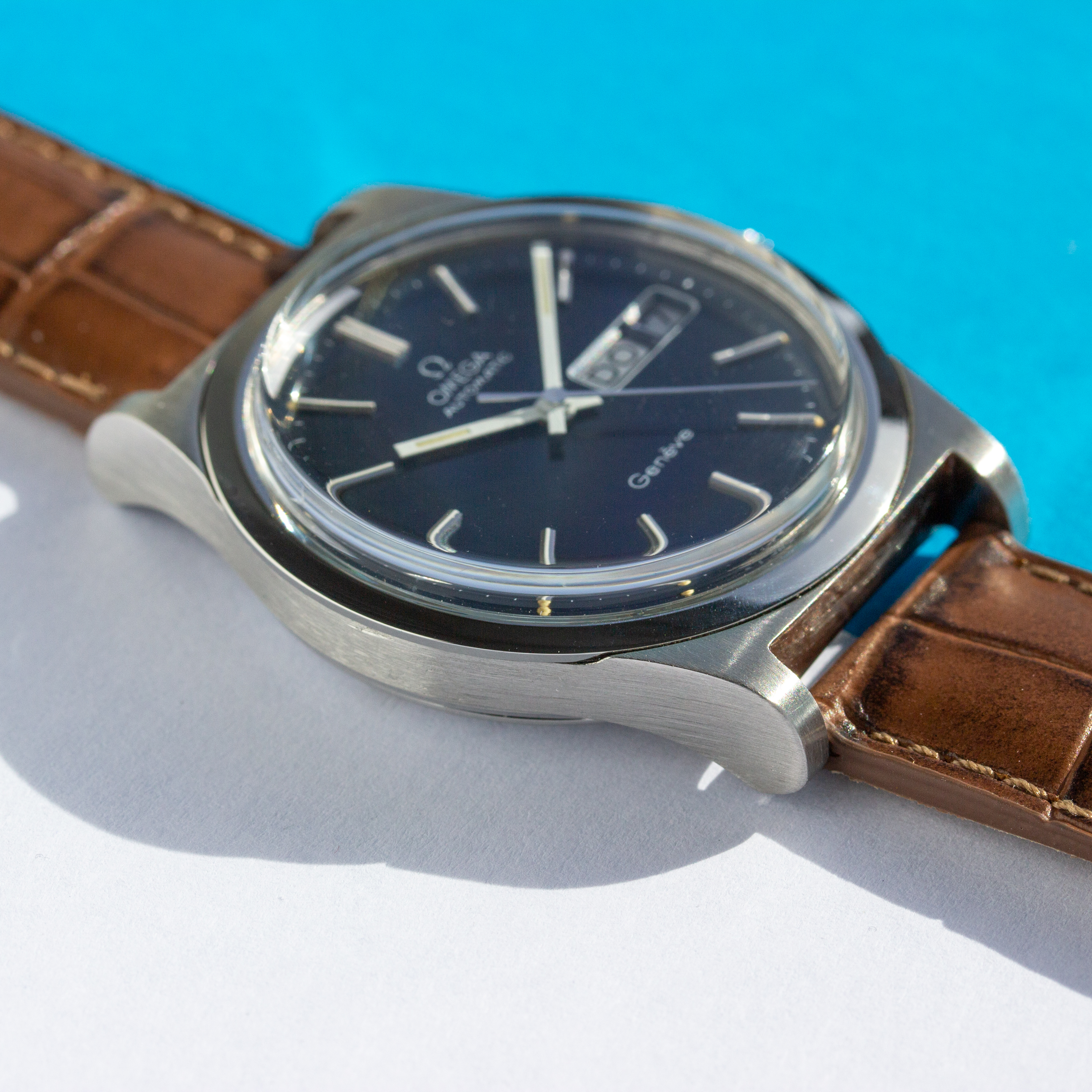 Vue de Omega Genève Automatic Blue Day Date réf 166 0169