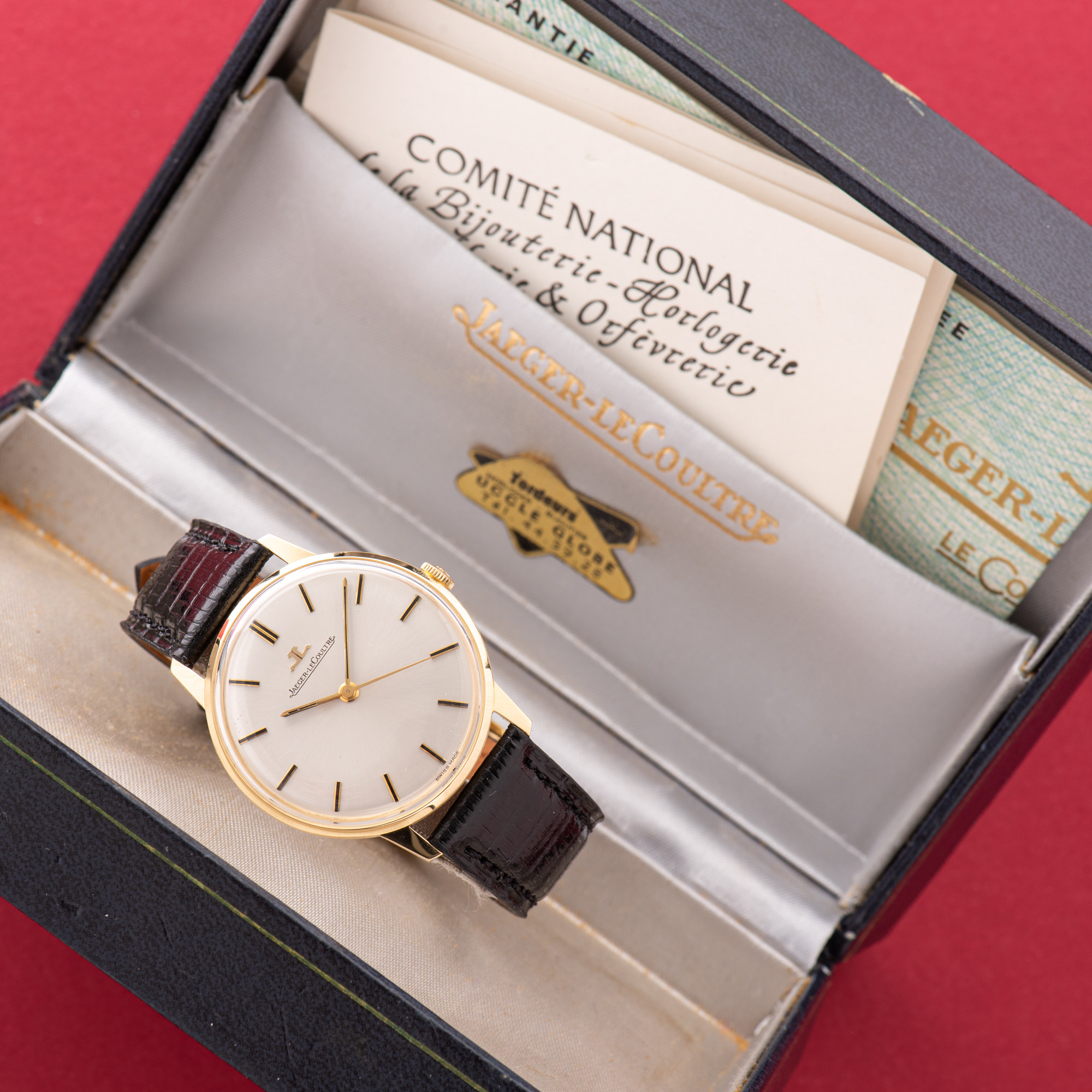 View of Jaeger LeCoultre Dress Watch Gold 18K Full Set from 1967 cal K885 Réf 21007