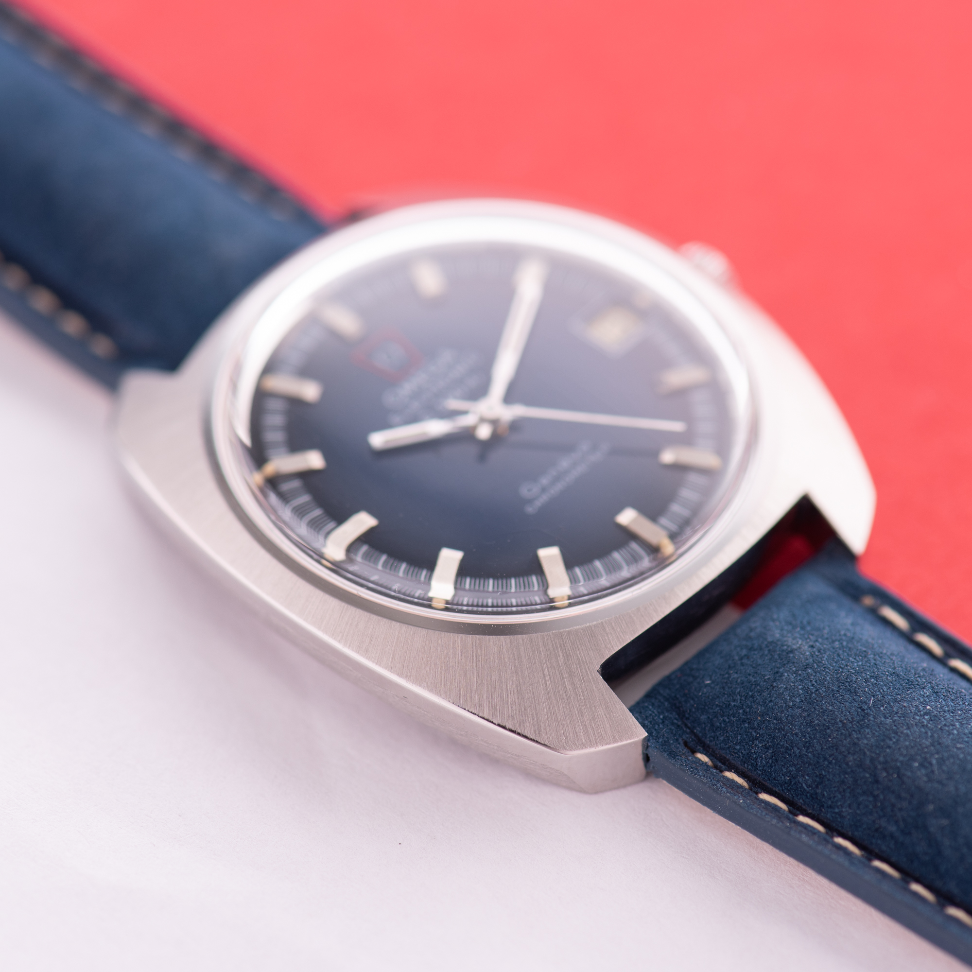 Vue de Omega Electronic F300 Hz Genève Chronometer Blue Vignette Réf 198.030