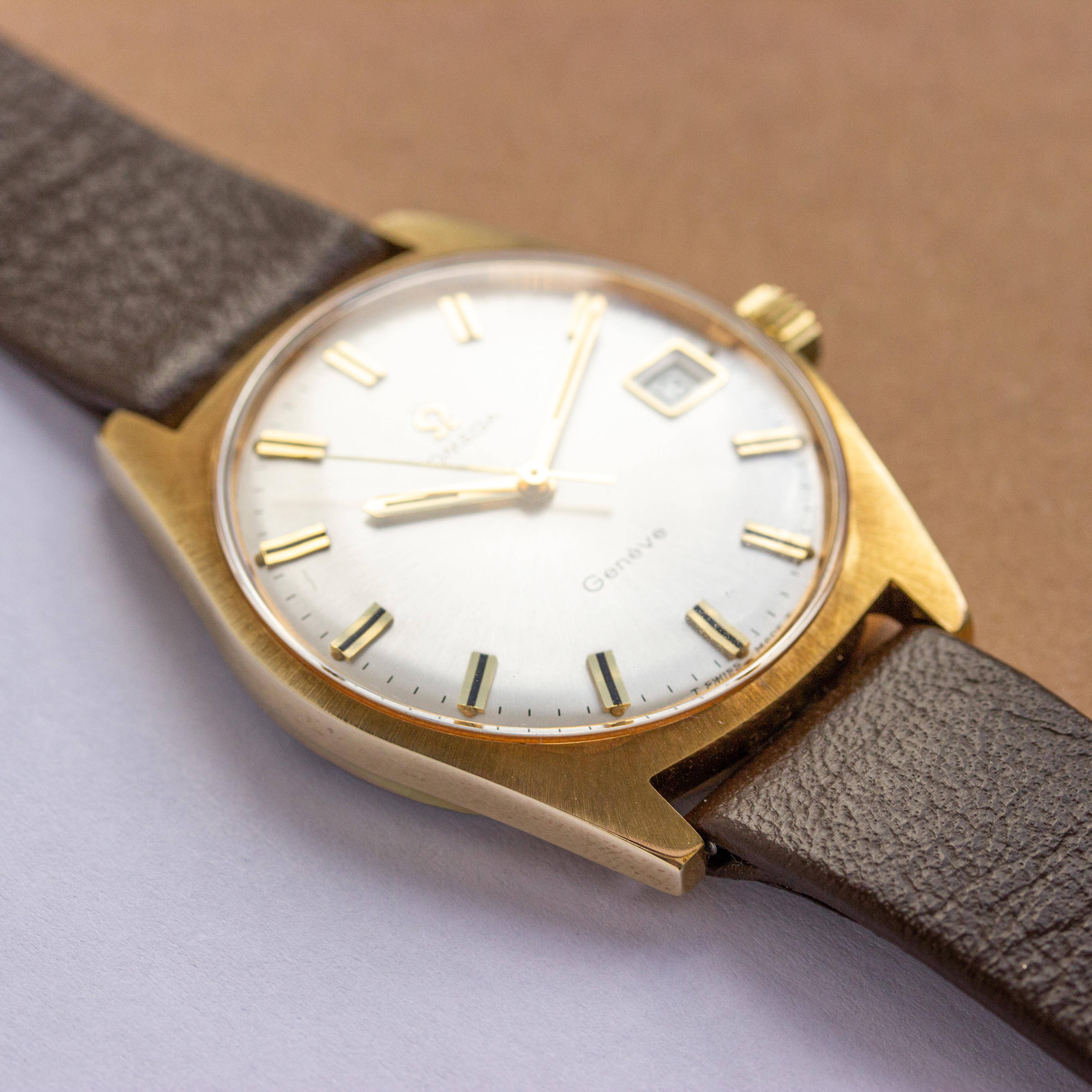 Vue de Omega Genève réf 136.041 cal 613
