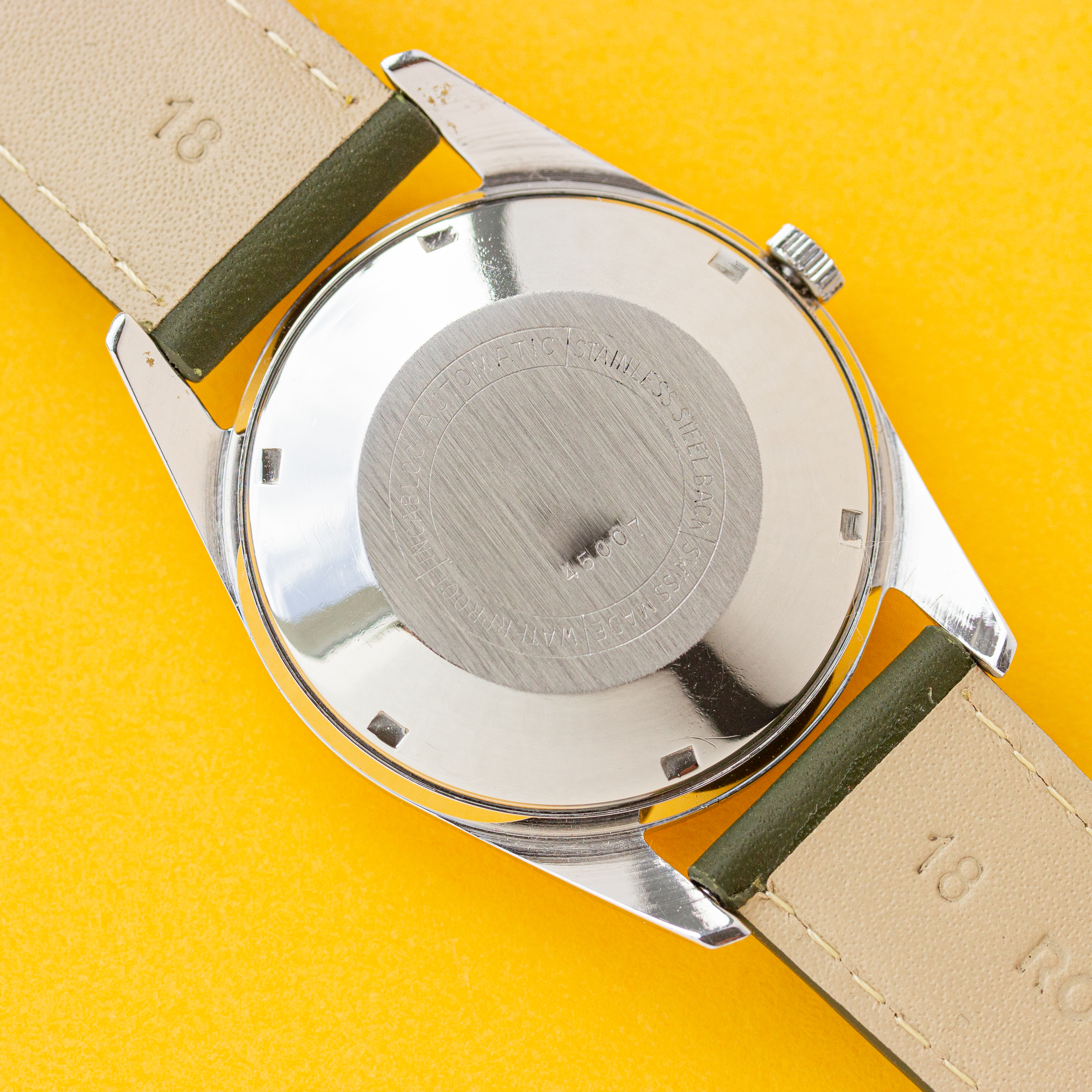 Vue de Yema Dress Automatic Date 25 Jewels