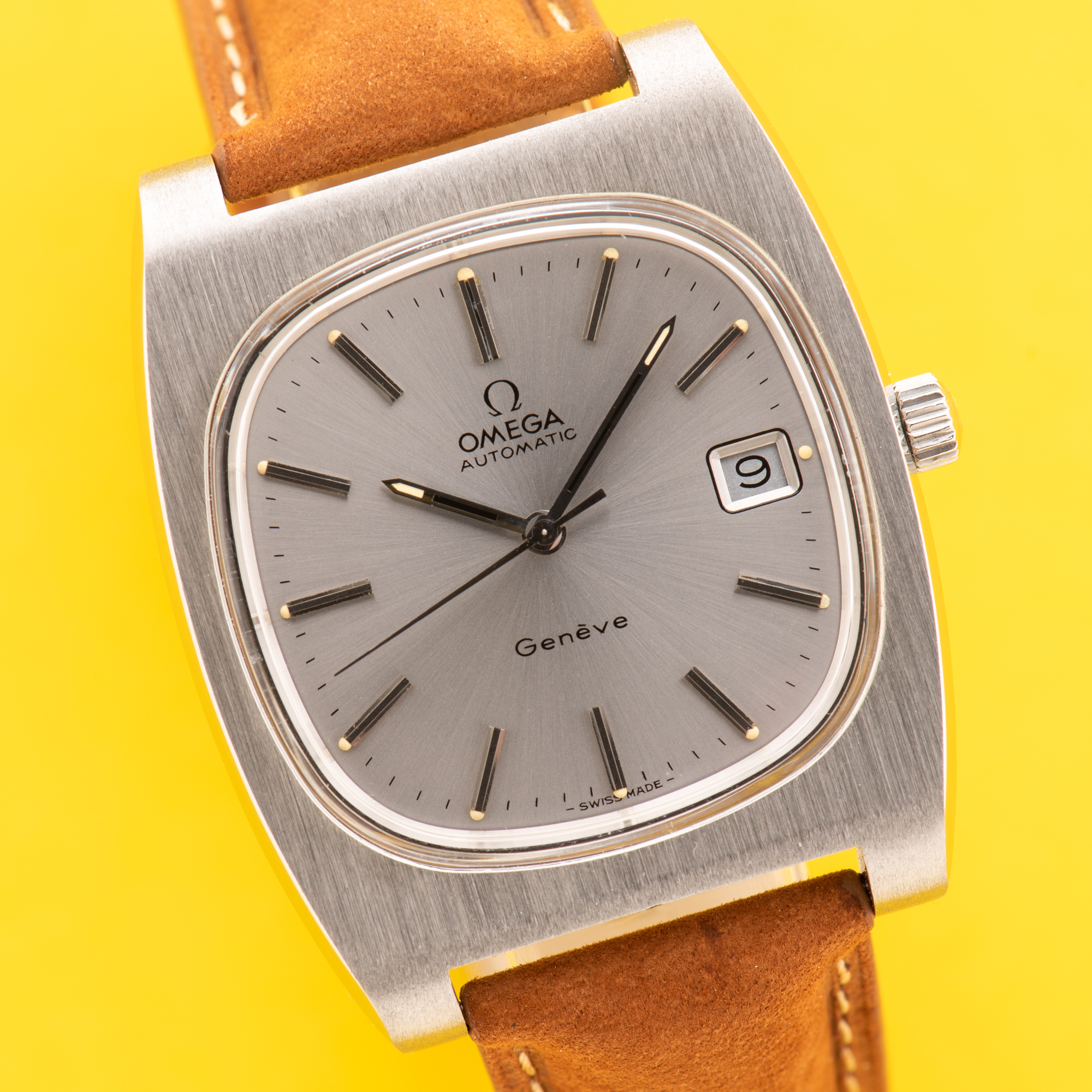 Vue de Omega Genève Automatic Date Square TV from 1974 Réf 166.0190