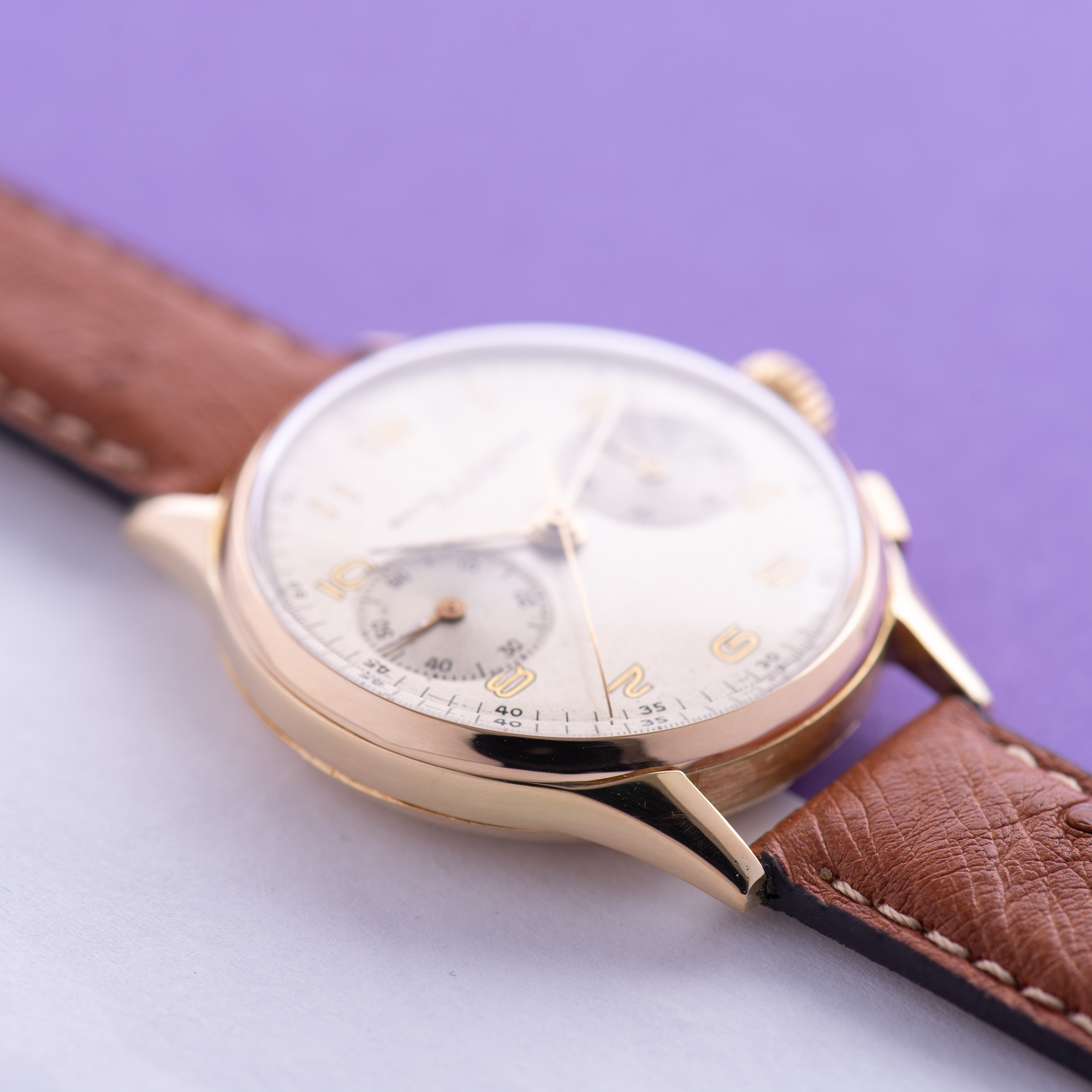 Vue de Baume et Mercier Genève Chronograph 18K 1949 Landeron 48