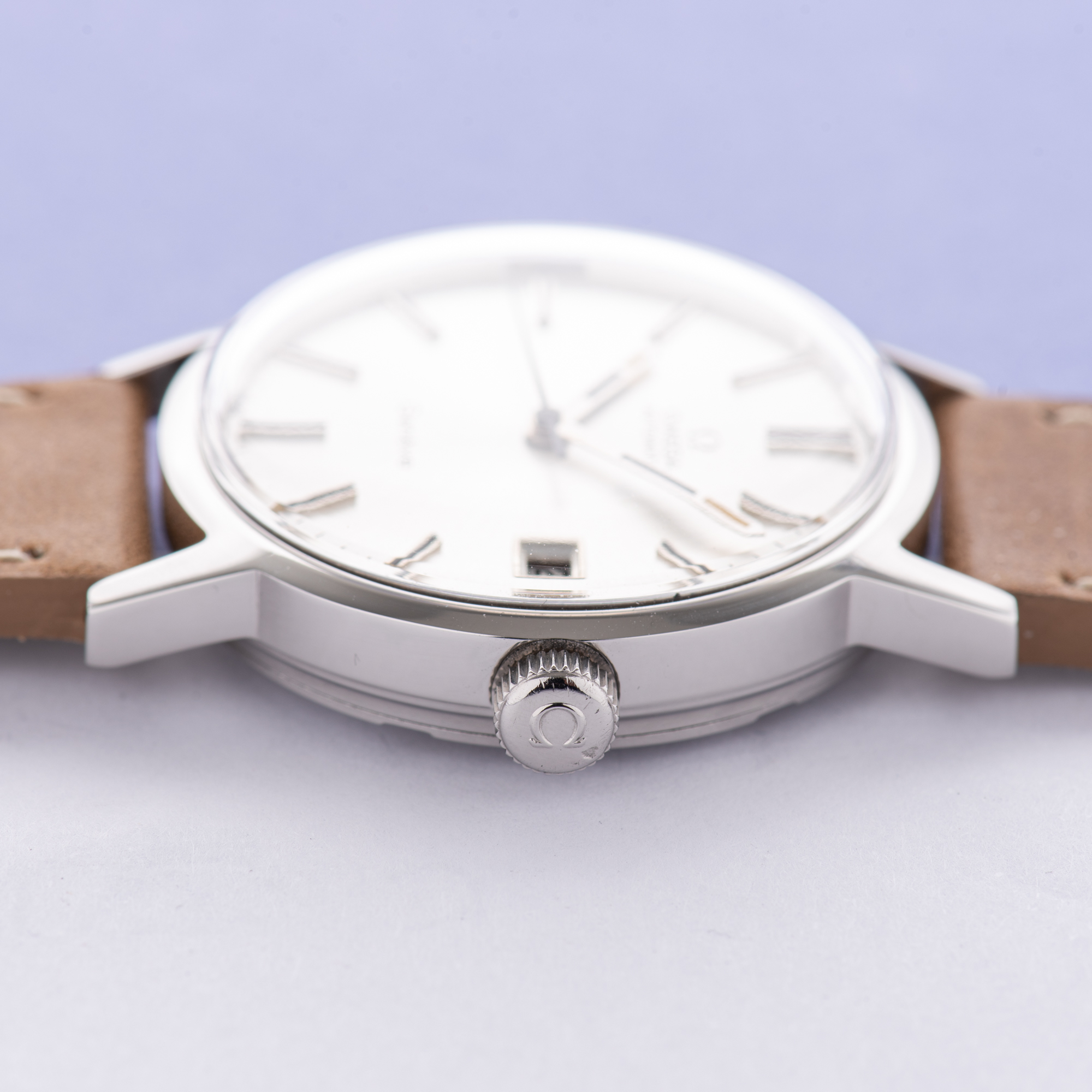 Zicht op Omega Genève Automatic Date From 1973 Réf 166.0098