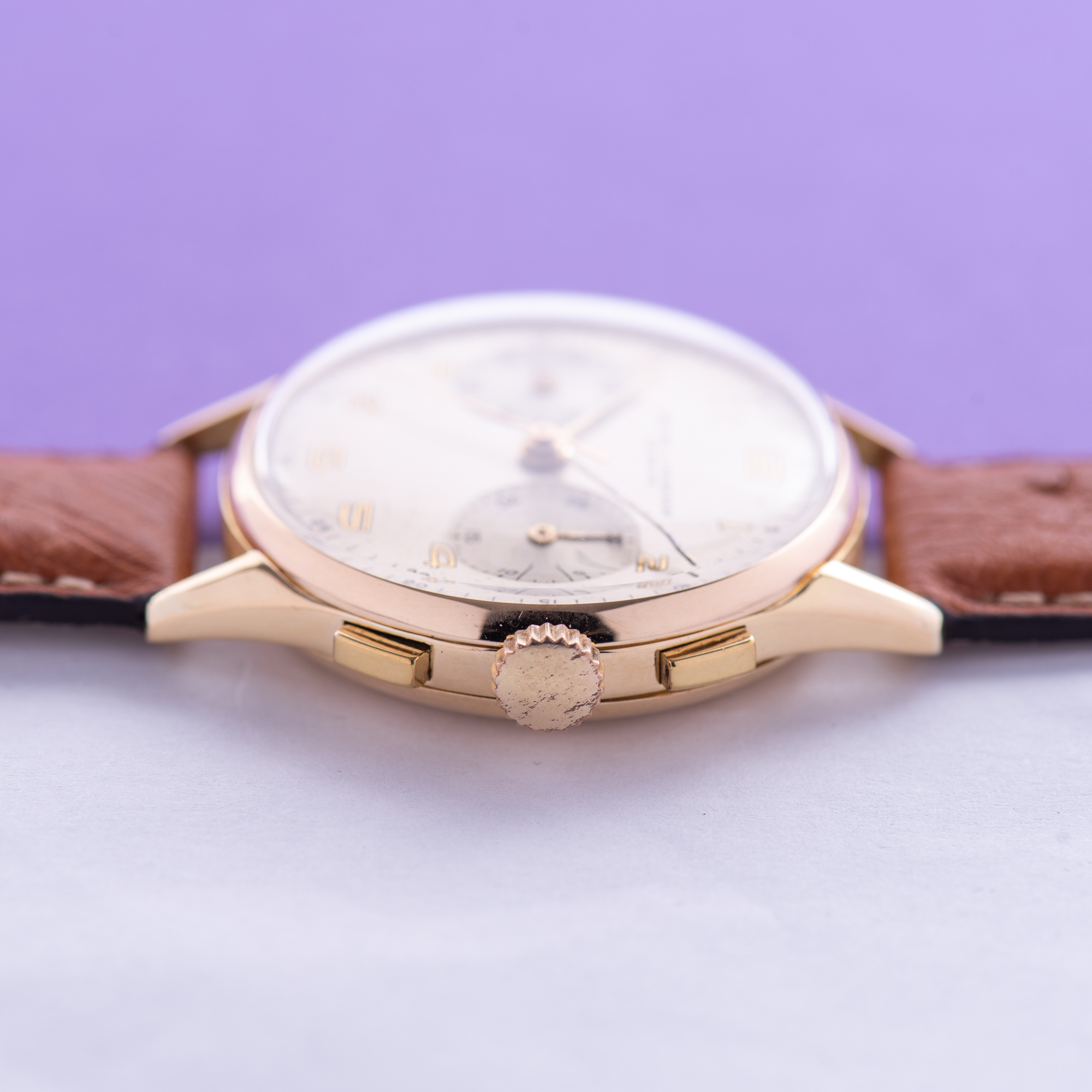 Vue de Baume et Mercier Genève Chronograph 18K 1949 Landeron 48